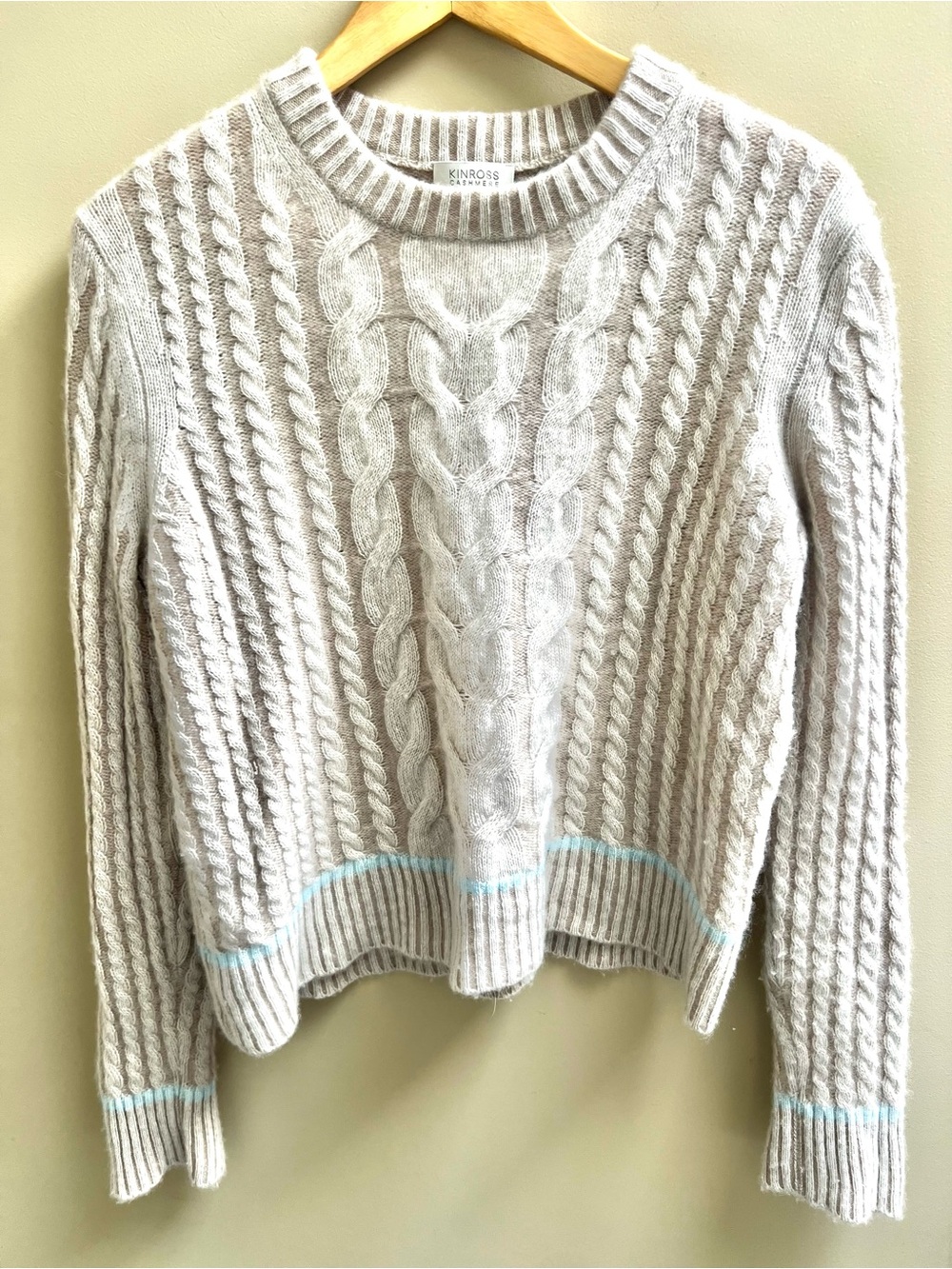 Kinross Cashmere Cable Knit Sweater in light pink Size Large
